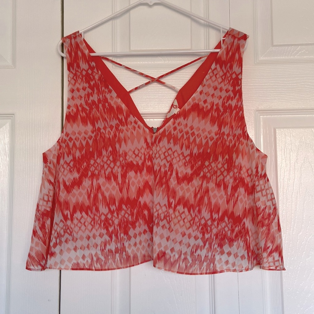 NWT Guess Fluted coral top